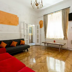 https://budapestapartment9.inbudapesthotels.com