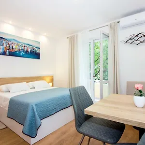 https://lugo-apartments.splithotels.org